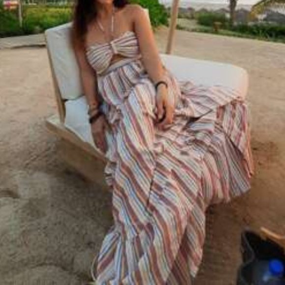 Ruffle Hem Halter Striped Print Maxi Dress - Picture 2 of 11